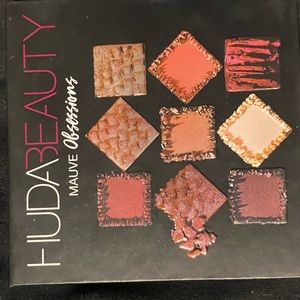 Huda Beauty Mauve Obsessions palette